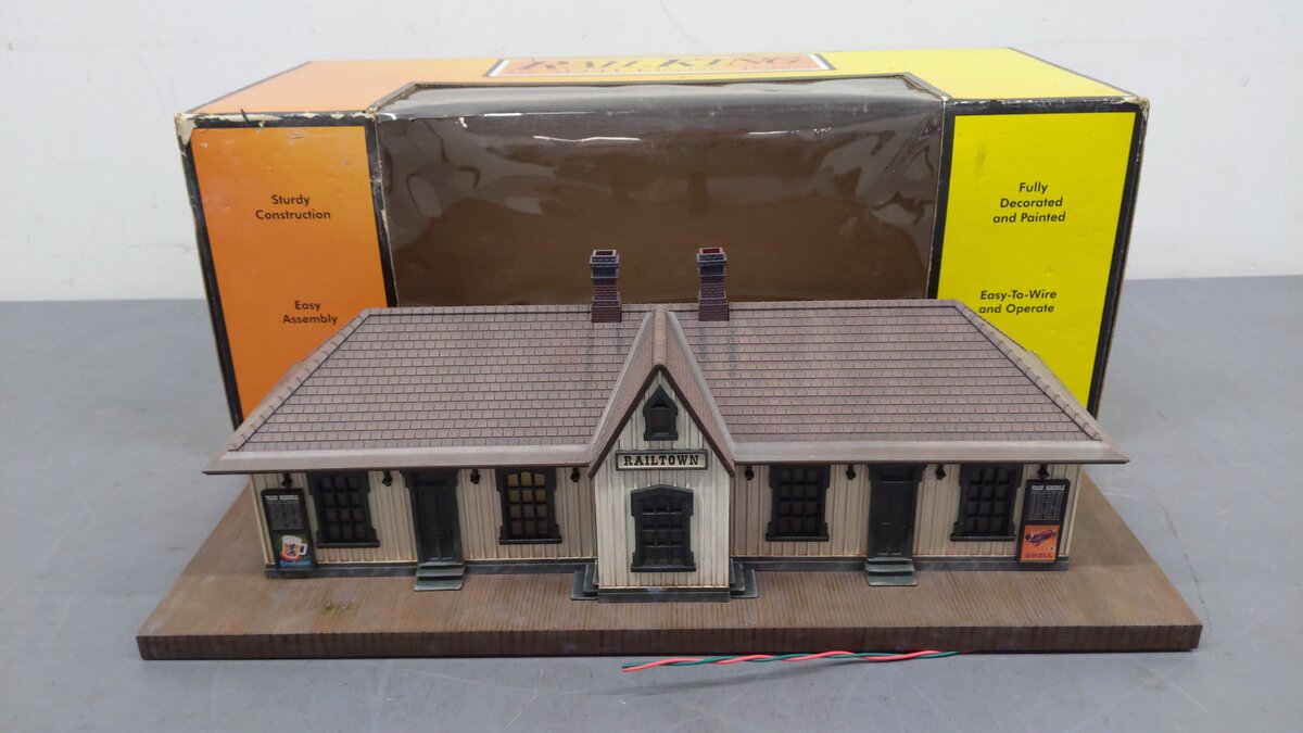 MTH 30-90103 O Scale Weathered Country Passenger Station EX/Box