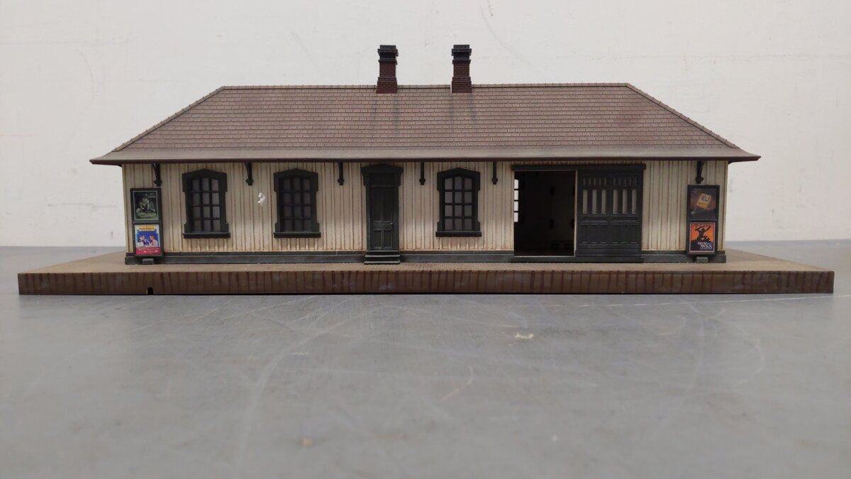MTH 30-90103 O Scale Weathered Country Passenger Station EX/Box