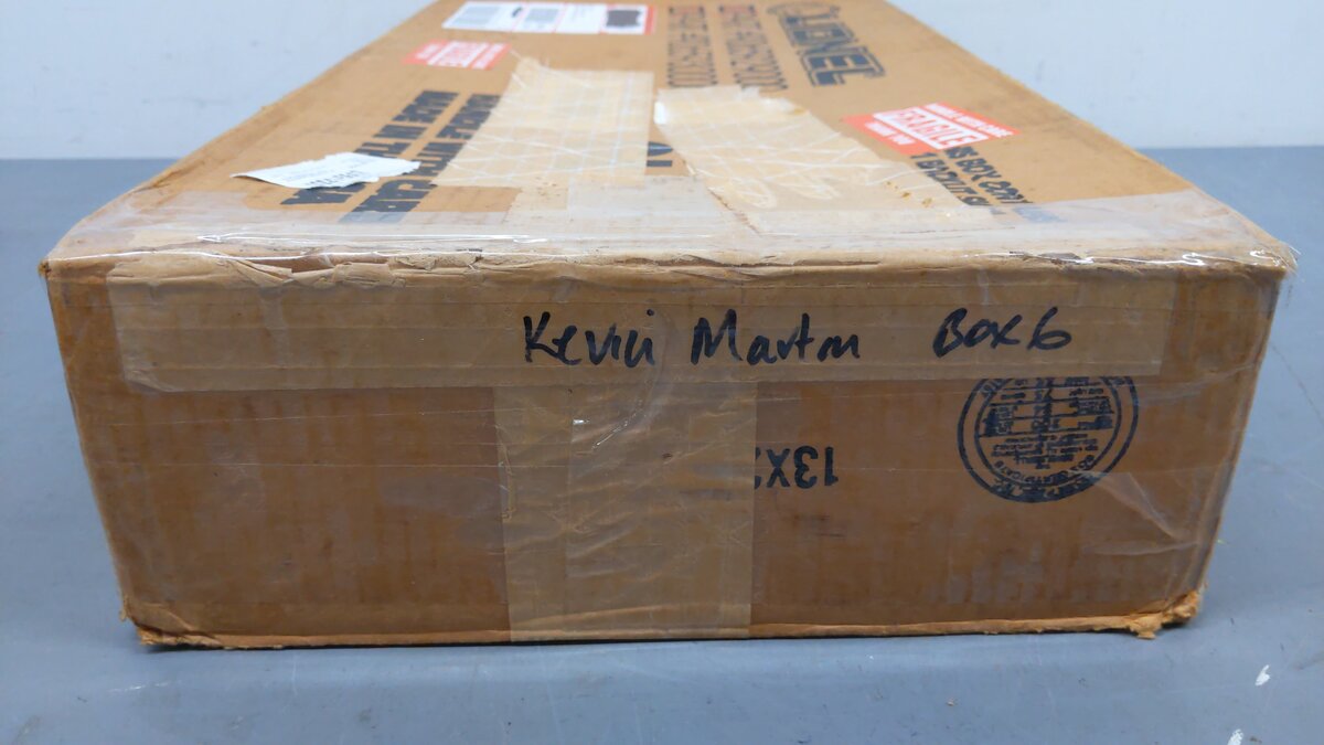 Lionel 9065930000 "Welcome To The World" Lionel Electric Trains Sign EX/Box