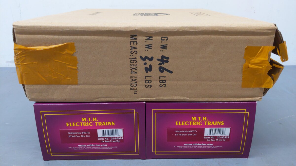 MTH 20-93924 O Gauge Netherlands 55' All-Door Box Car Set #4875/4877 EX/Box