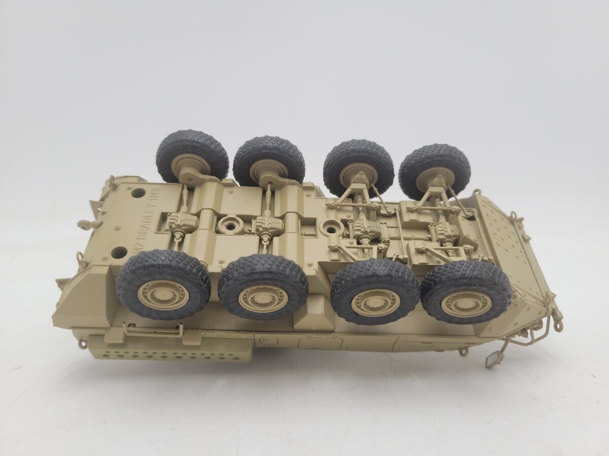 MTH 23-10006 O Dessert Stryker Fighting Vehicle