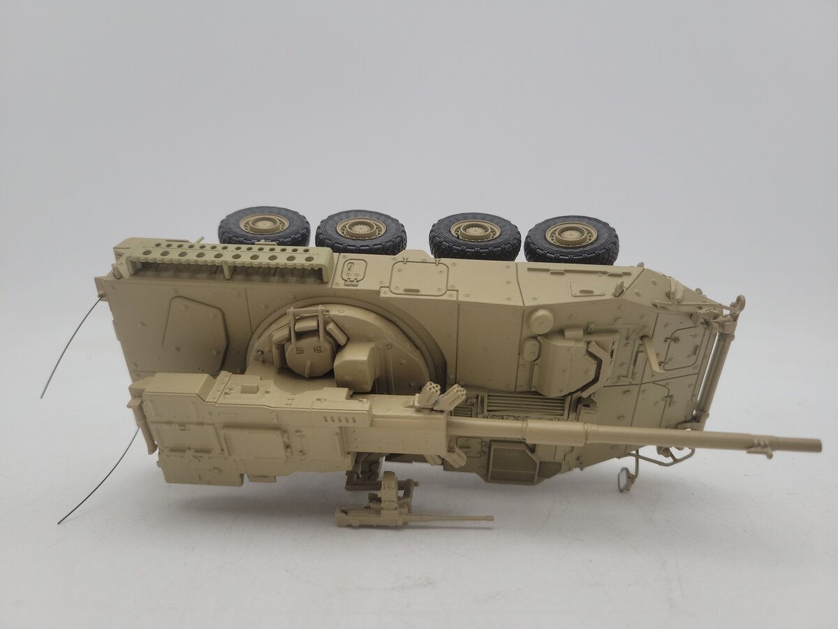 MTH 23-10006 O Dessert Stryker Fighting Vehicle