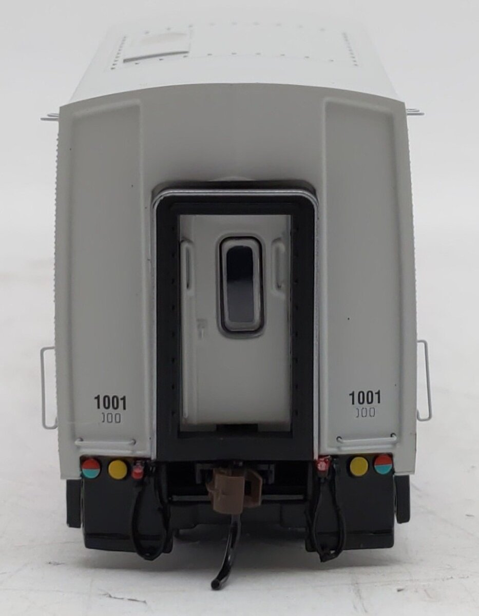 Athearn ATH29713 HO Scale New Mexico Rail Runner Bombardier Coach Car #1001 EX/Box