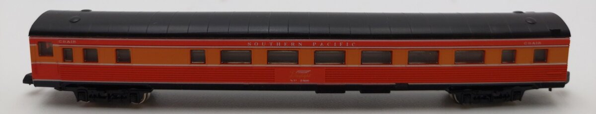 Marklin 8784 Z Scale Southern Pacific Daylight Passenger Coach Car #2400 LN