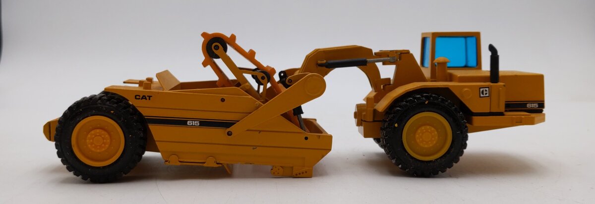 NZG Modelle 1:50 Scale Diecast Caterpillar CAT 615 Elevating Scraper Model #260 VG/Box