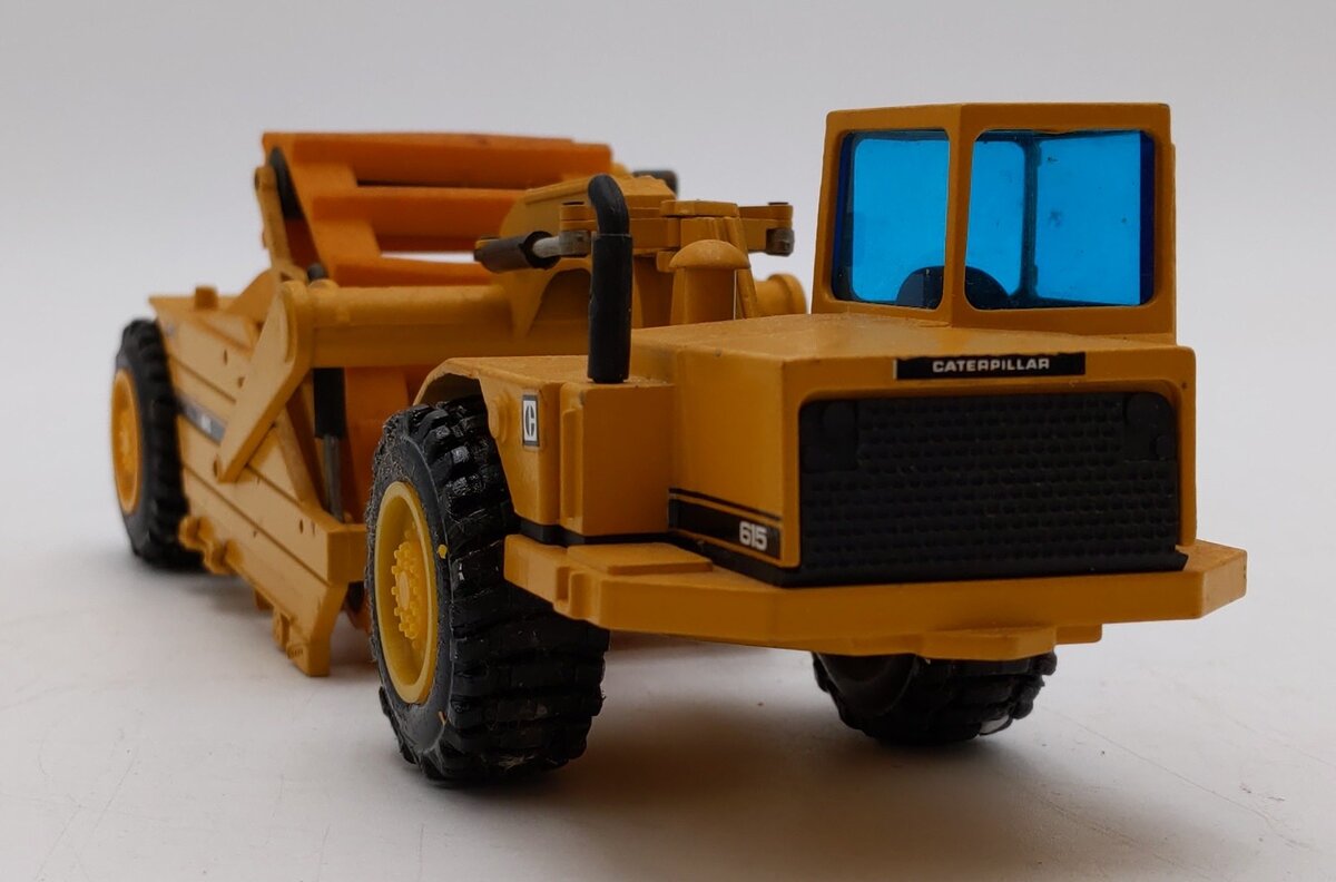 NZG Modelle 1:50 Scale Diecast Caterpillar CAT 615 Elevating Scraper Model #260 VG/Box
