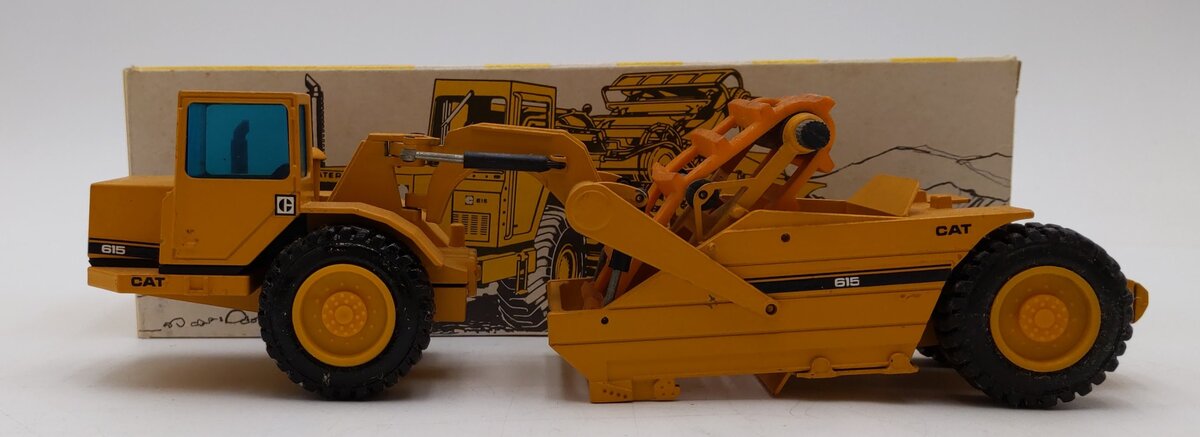 NZG Modelle 1:50 Scale Diecast Caterpillar CAT 615 Elevating Scraper Model #260 VG/Box