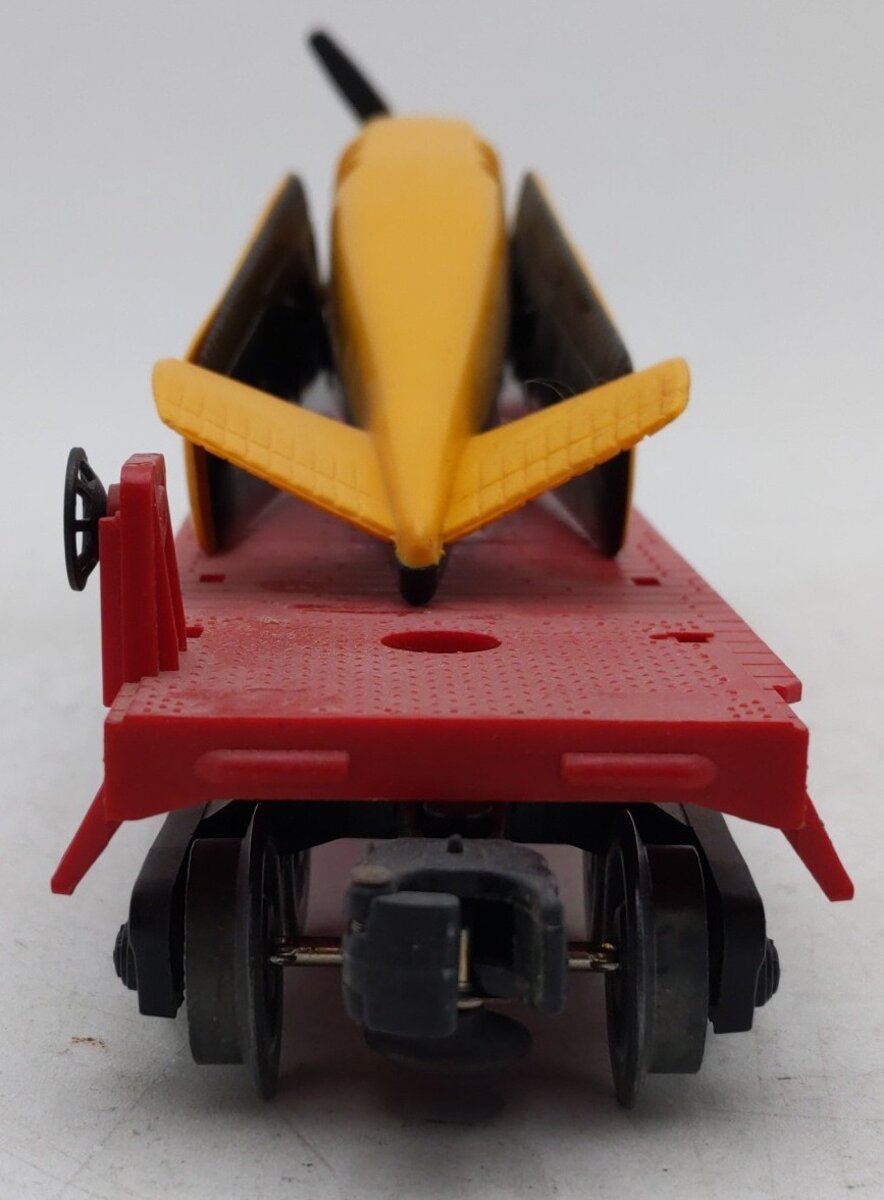Lionel 6800 Vintage O Flatcar with Yellow over Black Airplane VG