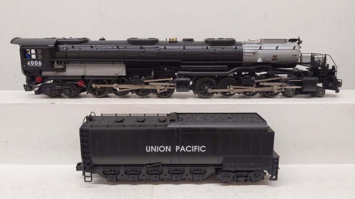 Lionel 6-28029 O UP Big Boy 4-8-8-4 Articulated Steam Engine & Tender #4006 EX/Box