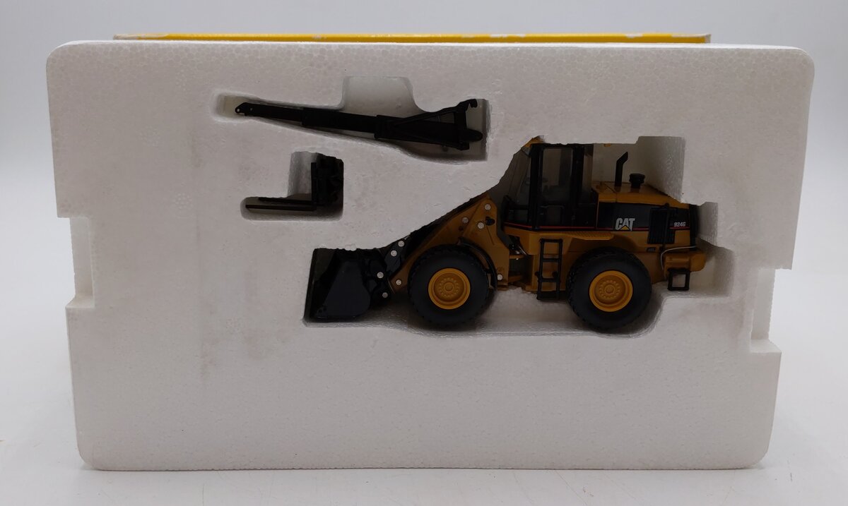 Norscot 55057 1:50 Diecast Caterpillar 924G Versalink Wheel Loader w/Work Tools LN/Box