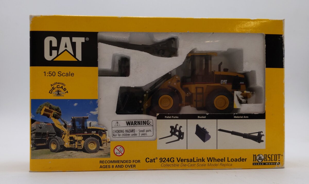 Norscot 55057 1:50 Diecast Caterpillar 924G Versalink Wheel Loader w/Work Tools LN/Box