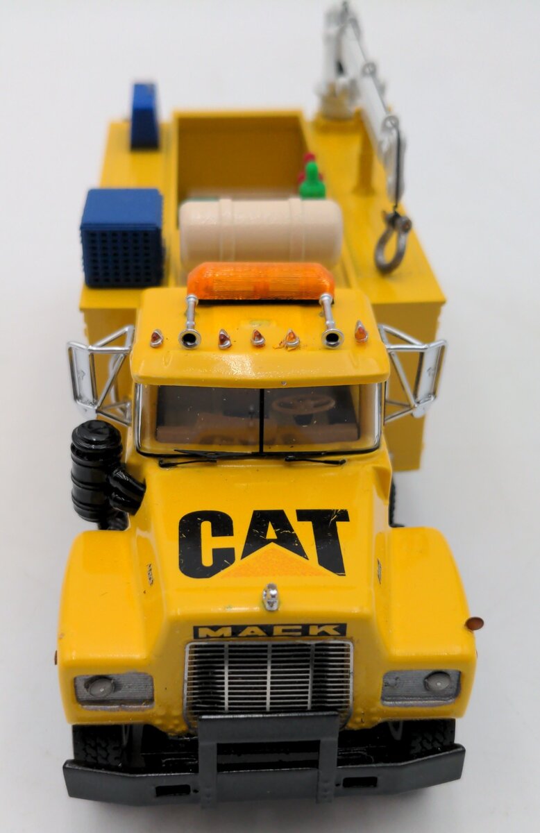 Custom Built 1:50 Scale Diecast Mack R 2-Axle Industrial CAT Service Truck NEW