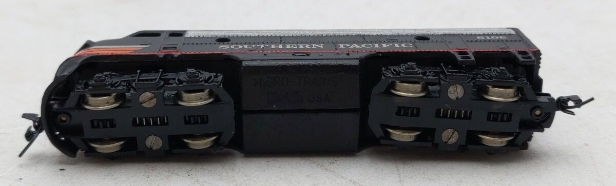 Micro-Trains 14004-2 Z Scale Southern Pacific Diesel Locomotive #6106 LN/Box