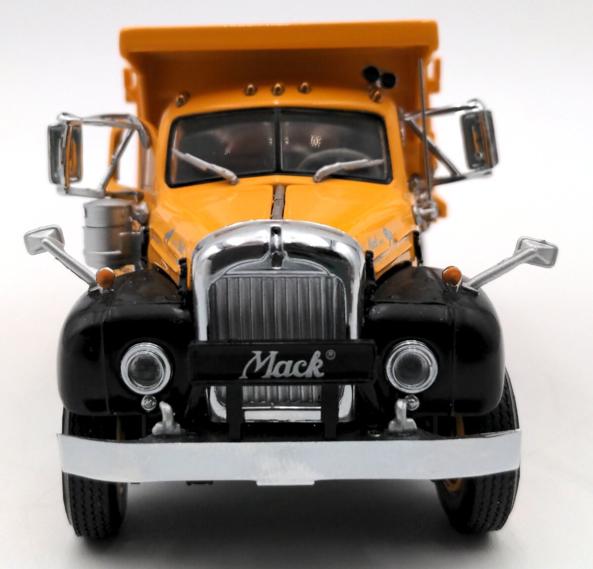 Franklin Mint B11YL59 1:43 Scale Diecast Mack B61 Dump Truck LN