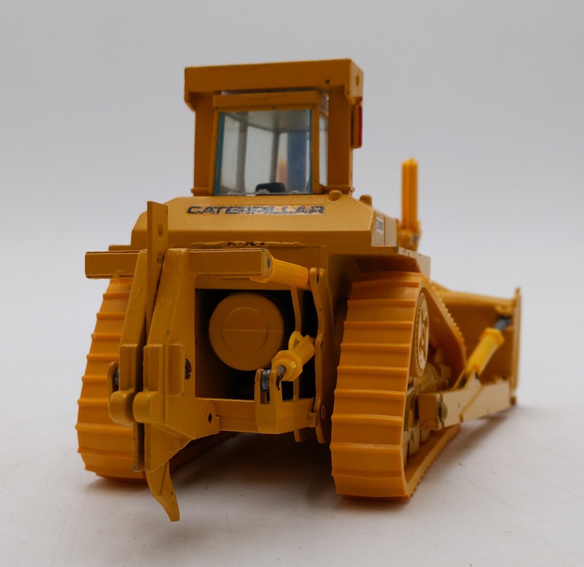 Conrad 1:50 Scale Diecast Caterpillar Kettendozer CAT D10 Dozer With Ripper EX/Box