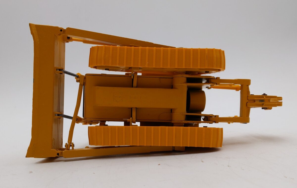 Conrad 1:50 Scale Diecast Caterpillar Kettendozer CAT D10 Dozer With Ripper EX/Box