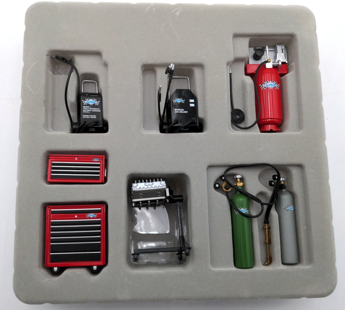 GMP 9015 1:24 Scale Diecast Garage Accessories Kit NIB