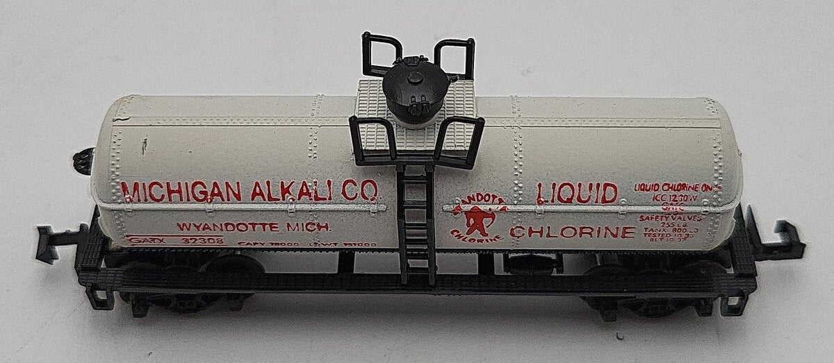 Aurora 4884/415 N Scale Michigan Tank Car #32308 EX/Box