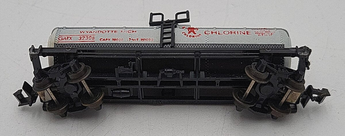 Aurora 4884/415 N Scale Michigan Tank Car #32308 EX/Box