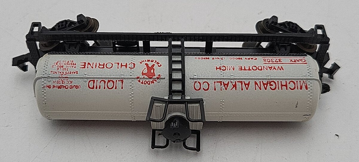 Aurora 4884/415 N Scale Michigan Tank Car #32308 EX/Box
