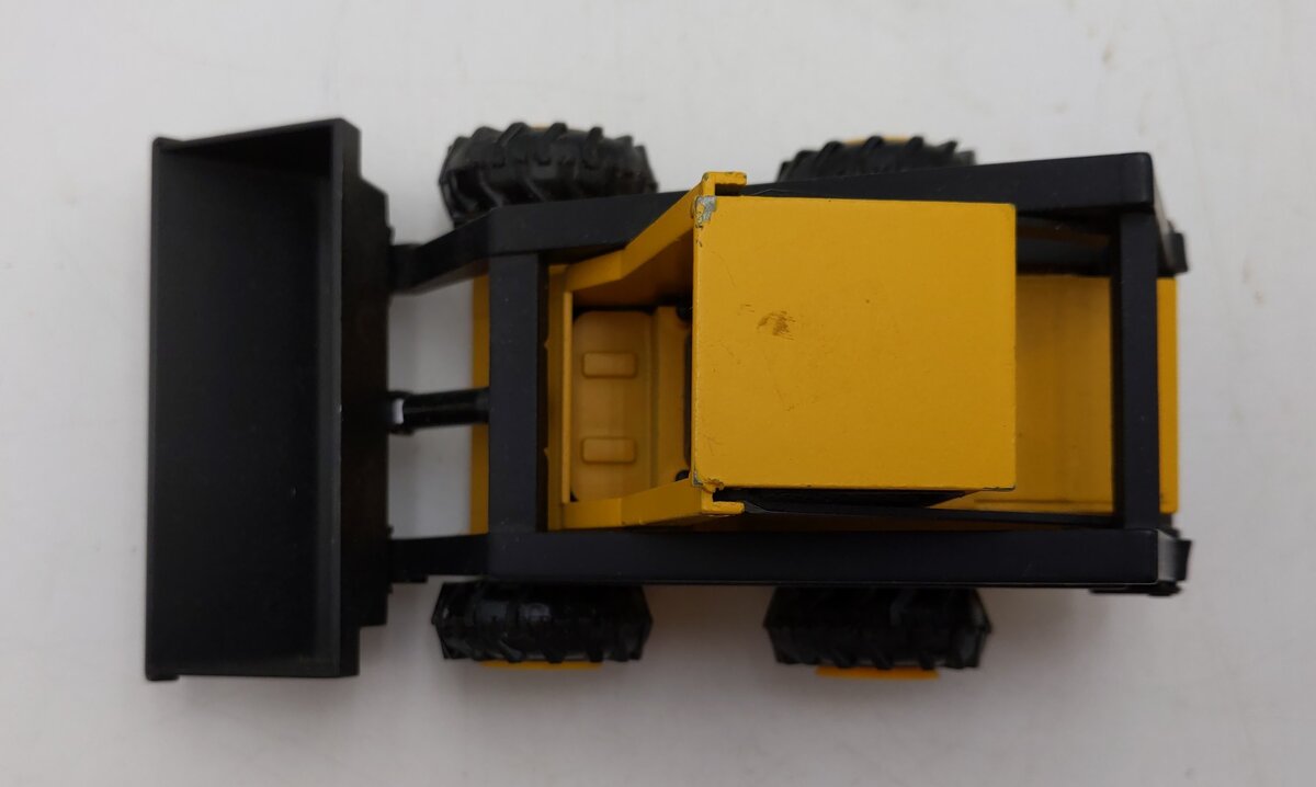 NZG Modelle 1:25 Scale DieCast Sperry New Holland L-555 Super Book Loader EX/Box