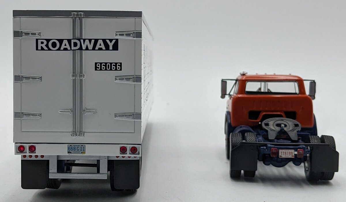 Altaya 1:43 Diecast Ford Roadway American Truck Collection C Series NIB