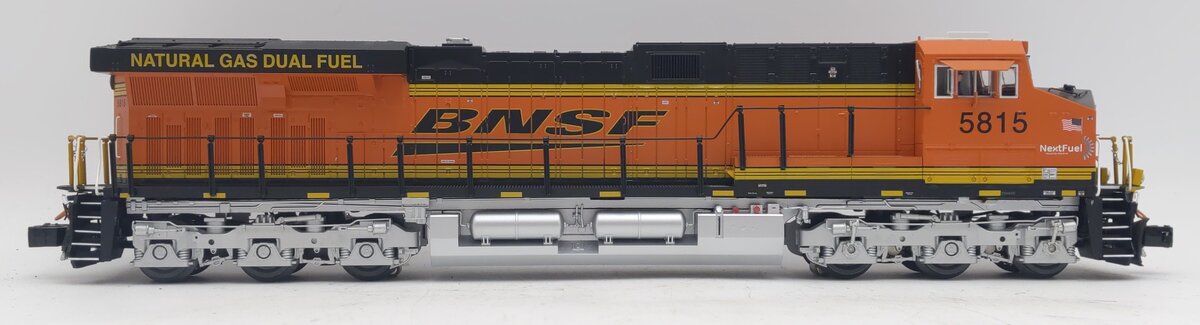 Lionel 2033520 O Burlington Northern Santa Fe LEGACY ES44AC Diesel Loco #5815 EX