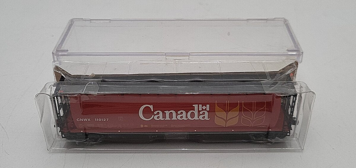 InterMountain 65101 N CNWX RTR 59' 4-Bay Cylindrical Covered Hopper Car #110127 NIB