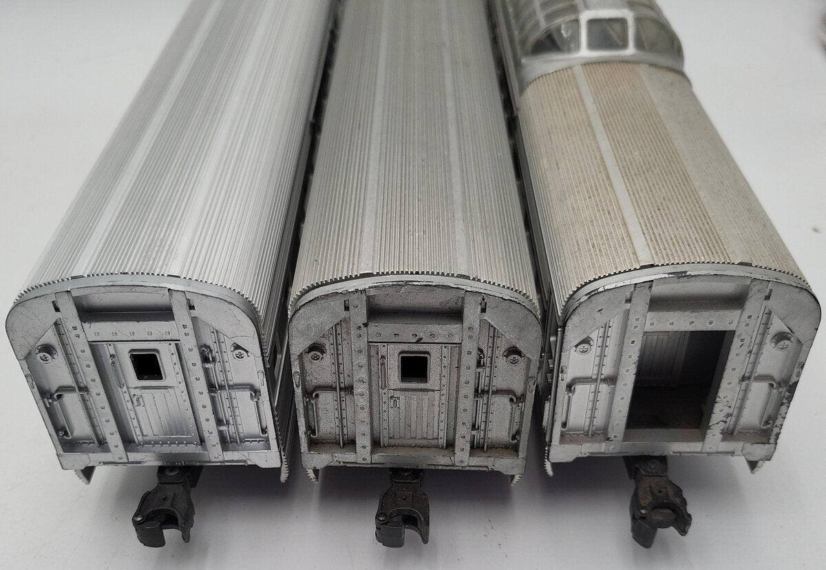 Lionel O Vintage Lionel Lines Aluminum Passenger Cars: 2532, 2533, 2534 [3] EX/Box