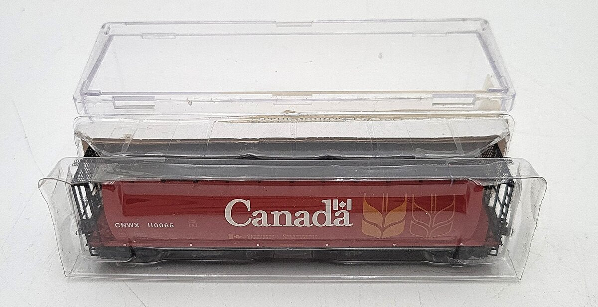 InterMountain 65101 N CNWX RTR 59' 4-Bay Cylindrical Covered Hopper Car #110065 NIB