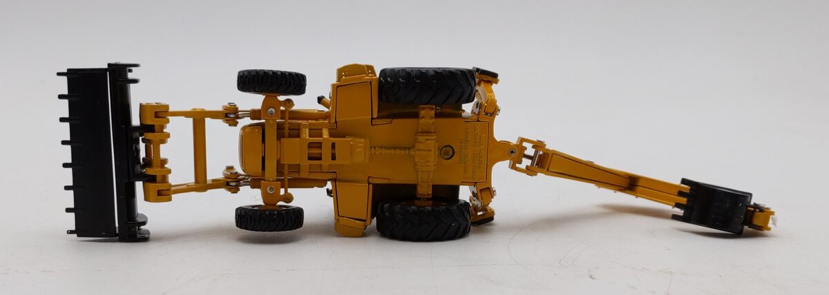 Komatsu 1:50 Scale Diecast WB140 Backhoe Loader LN/Box