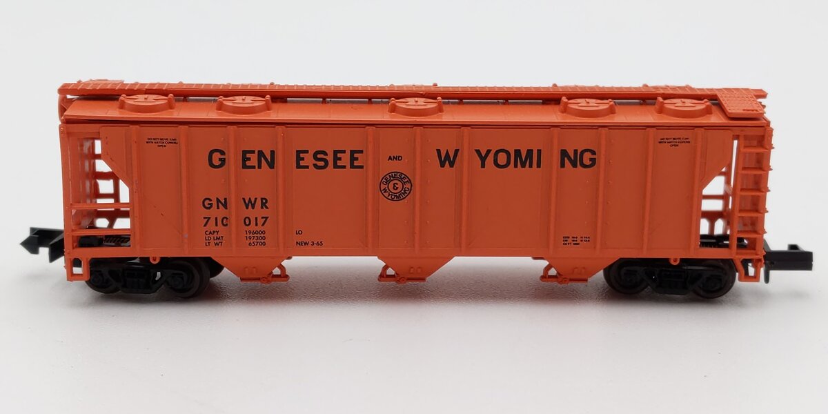 Atlas 3737 N Scale Genesee & Wyoming 3 Bay Covered Hopper #710017 LN/Box