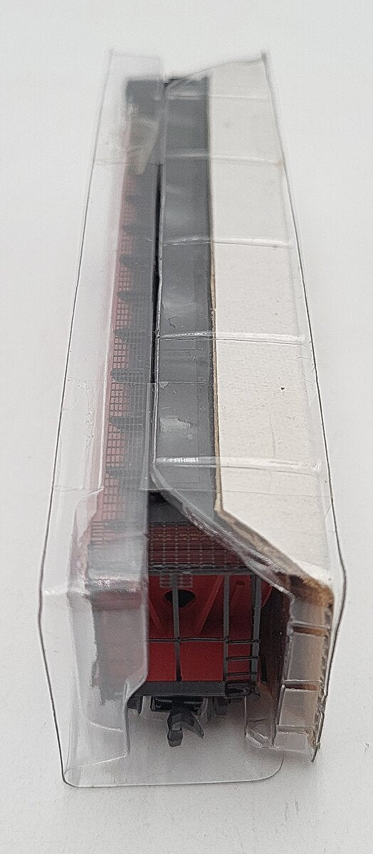 InterMountain 65101 N CNWX RTR 59' 4-Bay Cylindrical Covered Hopper Car #606354 NIB