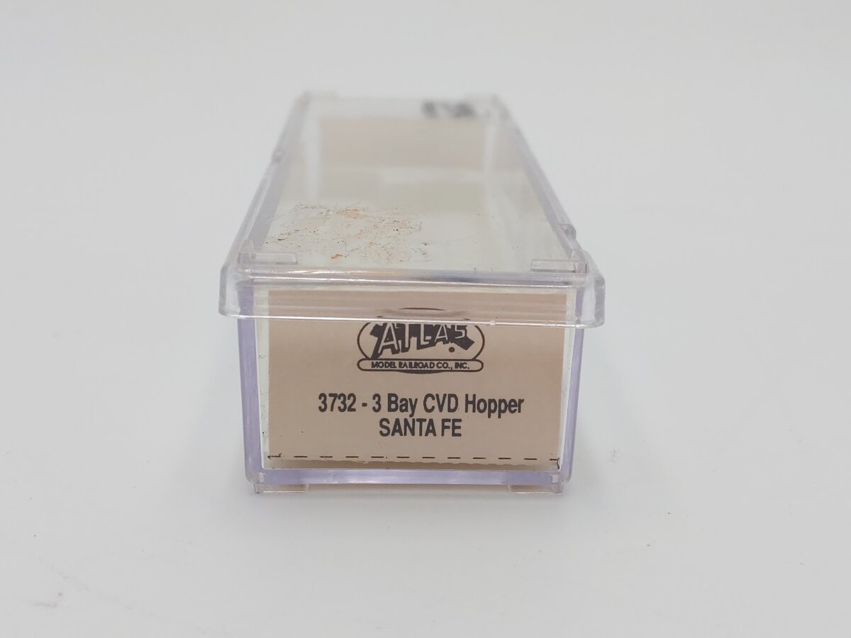 Atlas 3732 N Scale Santa Fe 3 Bay Covered Hopper #300196 LN/Box