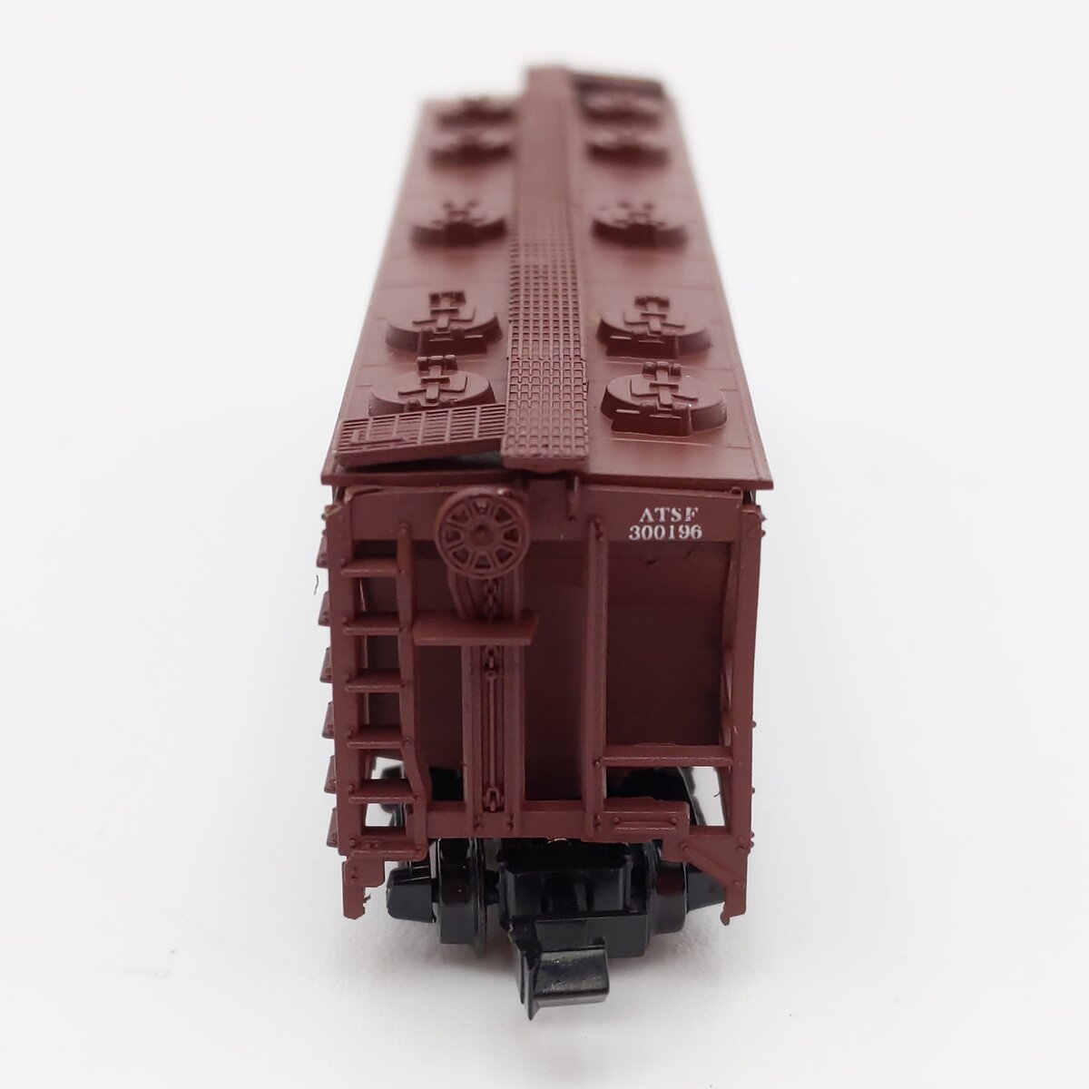Atlas 3732 N Scale Santa Fe 3 Bay Covered Hopper #300196 LN/Box