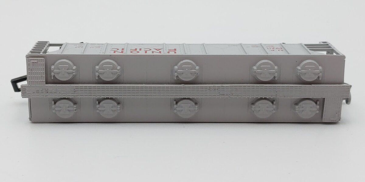 Atlas 3720 N Scale Union Pacific 3-Bay Covered Hopper #19711 LN/Box