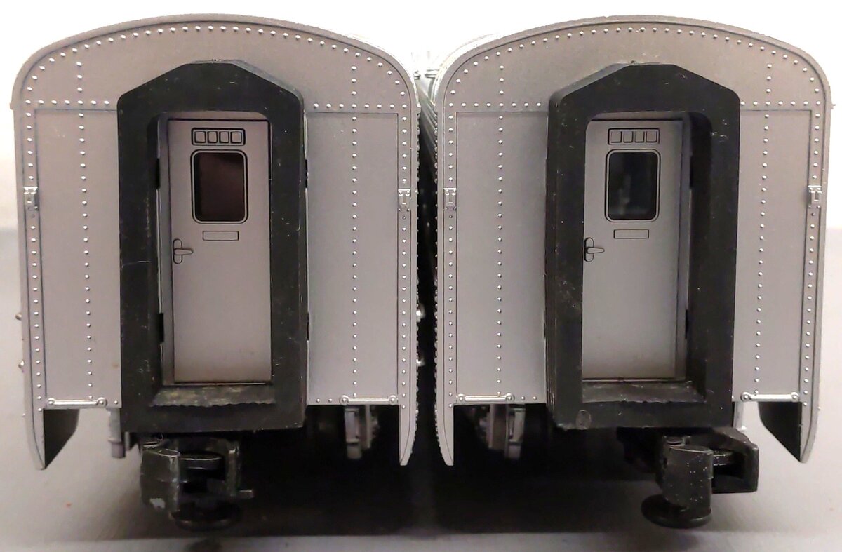 MTH 20-6643 O Santa Fe 70' Streamlined Slpr/Diner Passenger Car Set (Set of 2) EX/Box