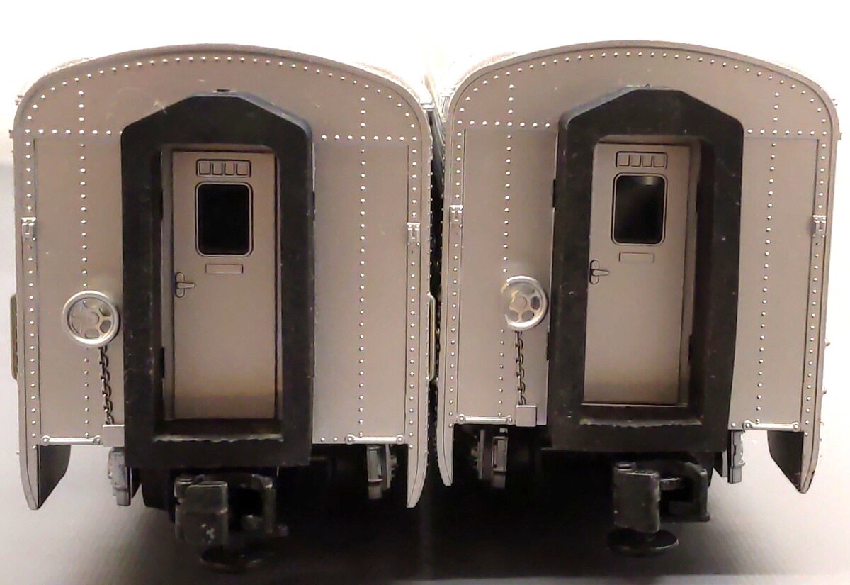 MTH 20-6643 O Santa Fe 70' Streamlined Slpr/Diner Passenger Car Set (Set of 2) EX/Box