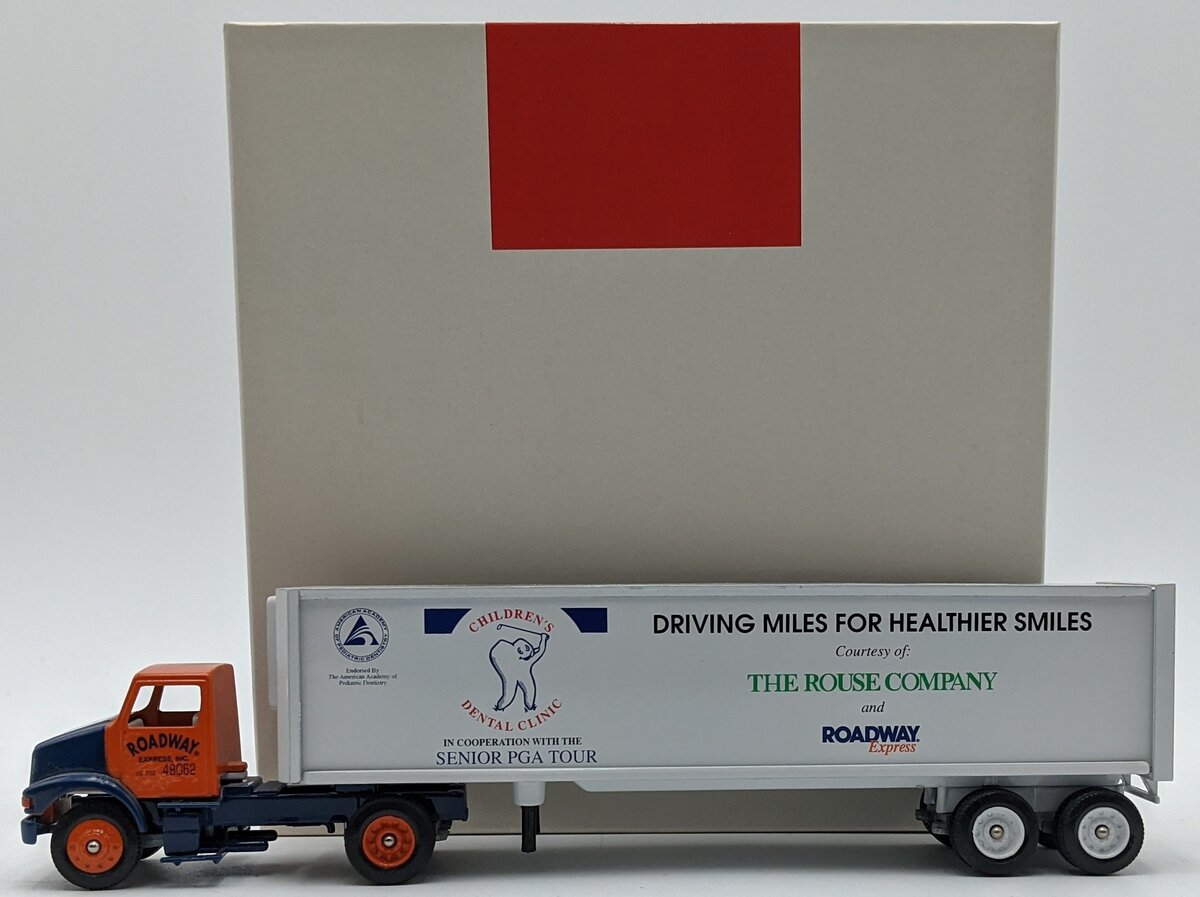Winross 186 1:64 Diecast Intl. 8300 Day Cab W/Reefer Trailer Roadway NIB
