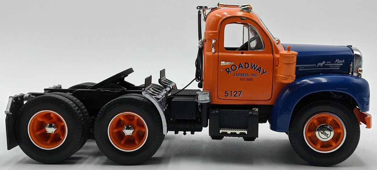 First Gear 49-0002 1:25 Diecast Roadway Express 1960 Model B-61ST Mack Tractor NIB