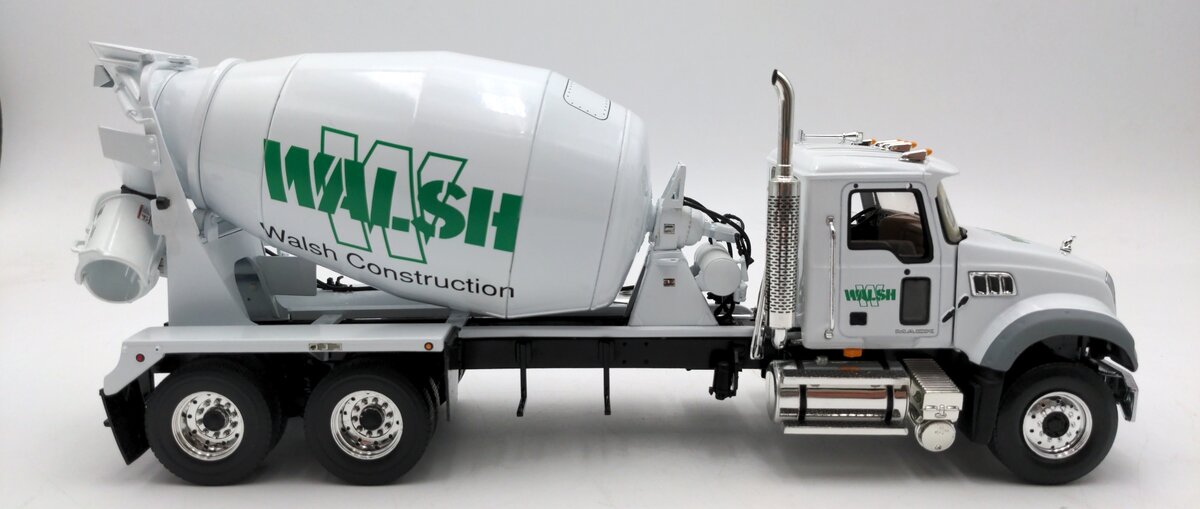 First Gear 19-3679 1:34 Scale Diecast Walsh Cement Mixer NIB