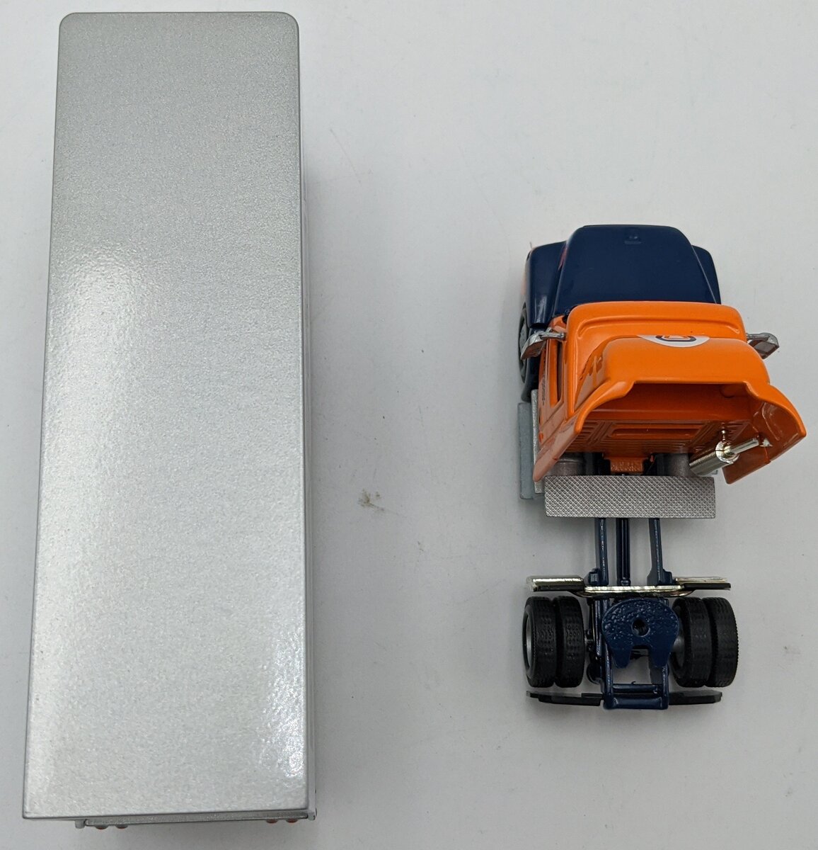 PEM M77111 1:64 Diecast Volvo 610 Semi Tractor W/Roadway Trailer NIB