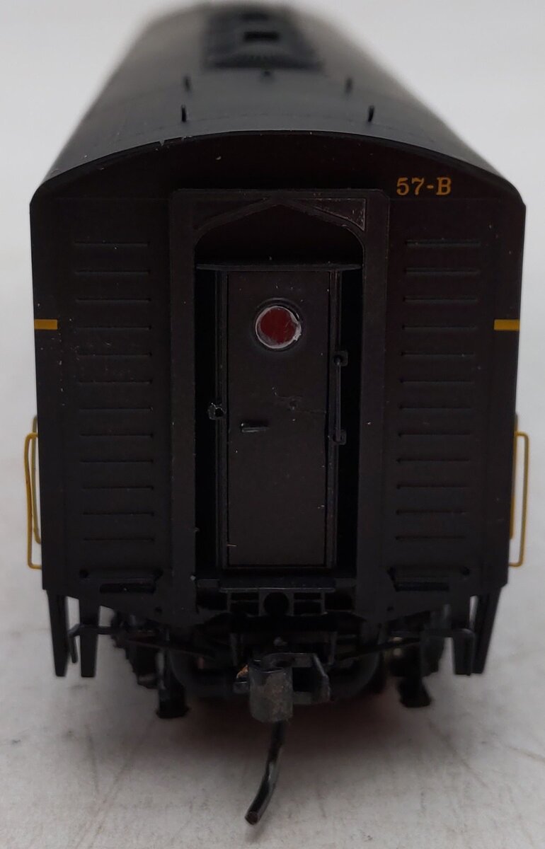 InterMountain HO Scale Western Maryland Powered B-Unit Diesel Locomotive #403 EX/Box