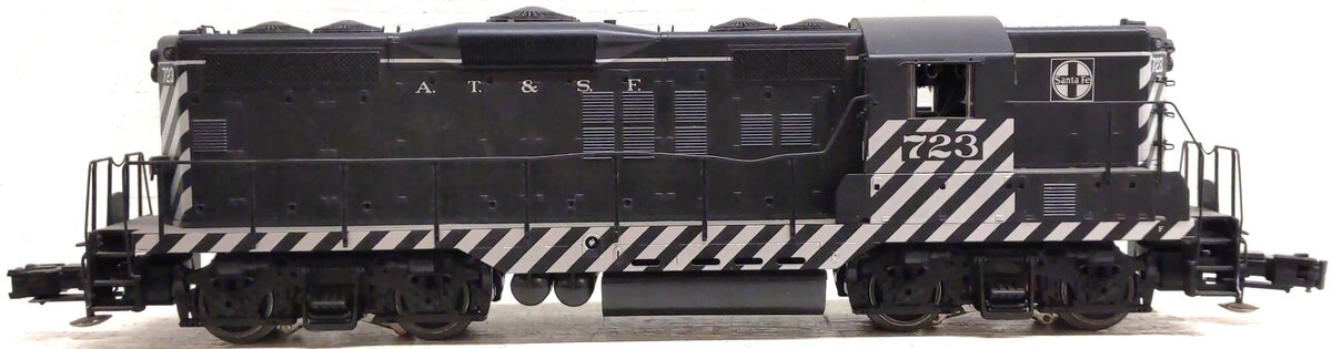Red Caboose RSH-517 O Scale 3 Rail GP-9 Santa Fe "Zebra Stripe" #723 VG/Box