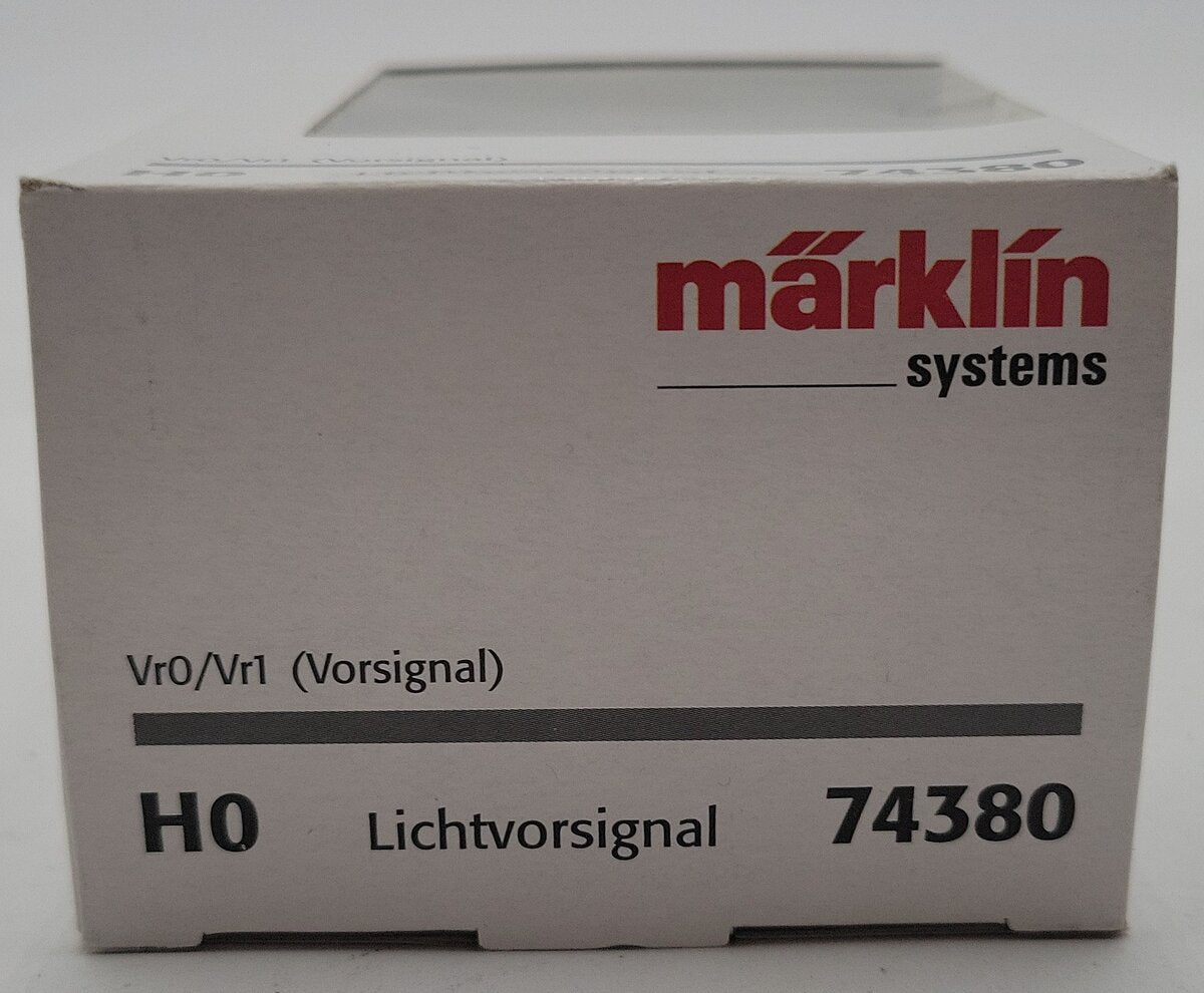 Marklin 74380 HO Color Light Distant Signal NIB