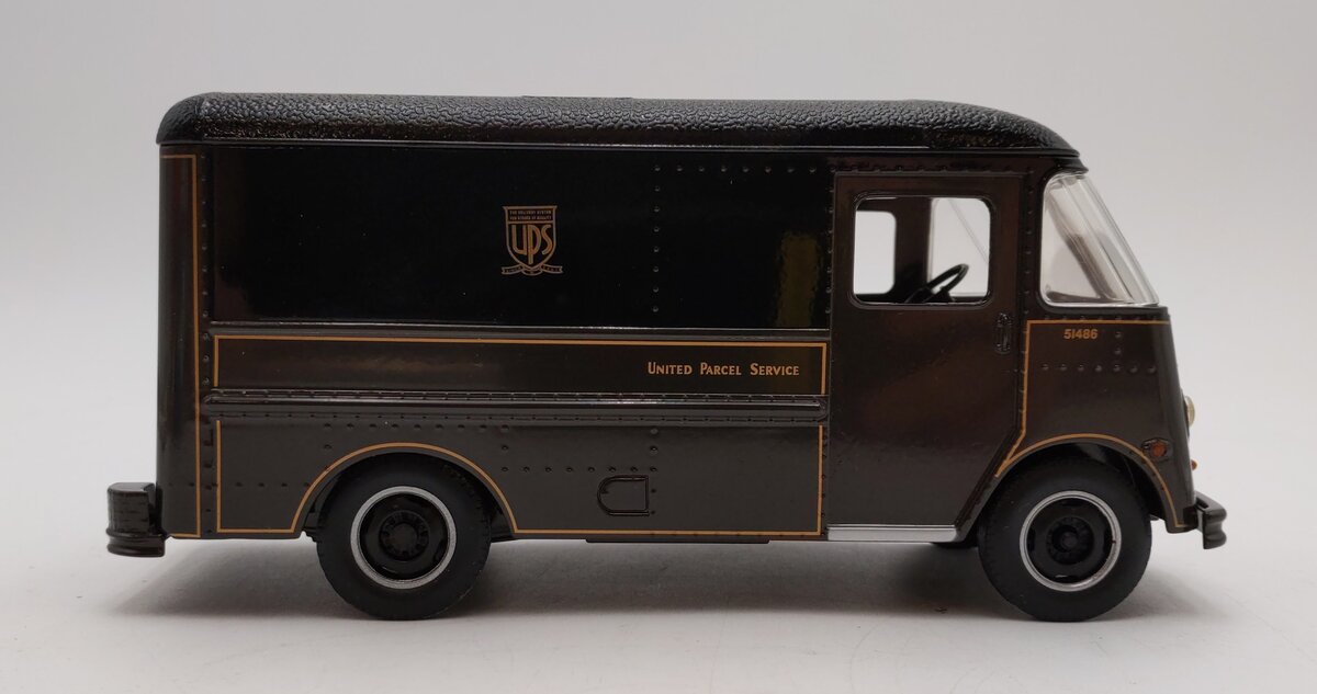 Hermann Marketing 1:28 Scale United Parcel Service 1957 Package Car Item #UP1757 EX/Box