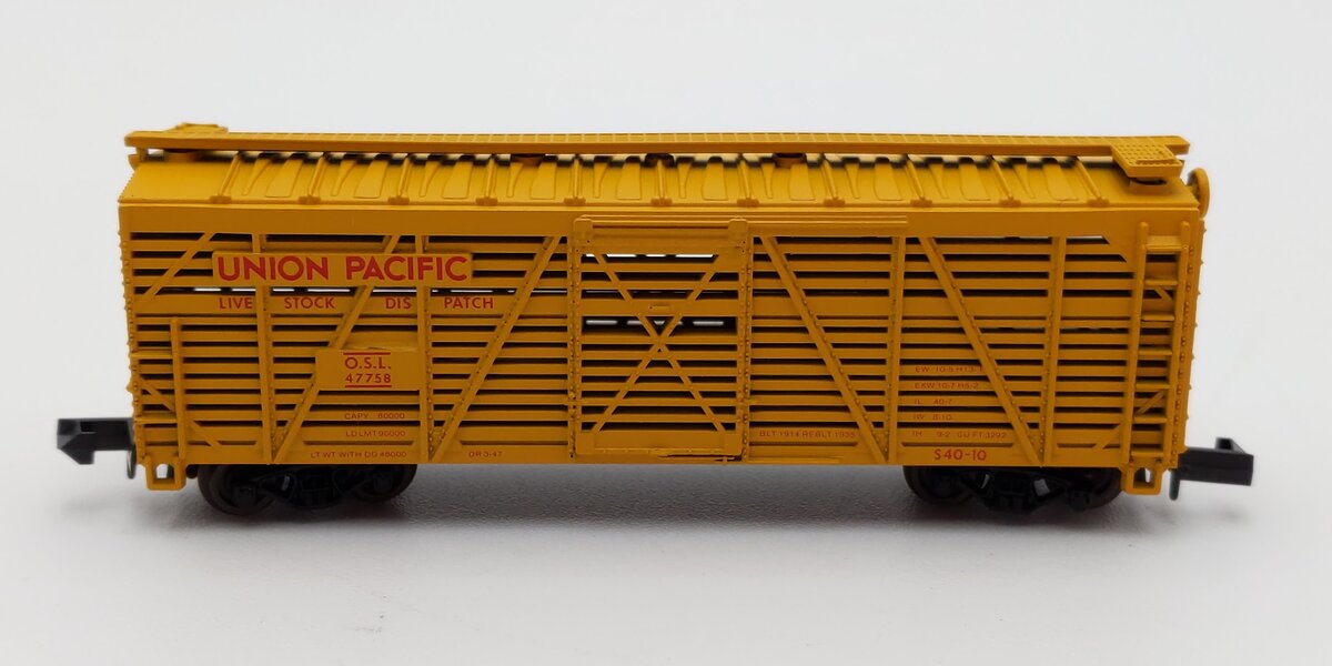 Atlas 3525 N Scale Union Pacific 40' Stock Car #47758 LN