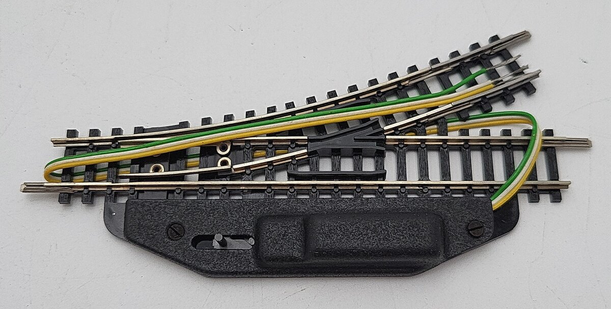 Aurora 4961 N Scale 7 1/2 Left Hand Remote Switch LN/Box