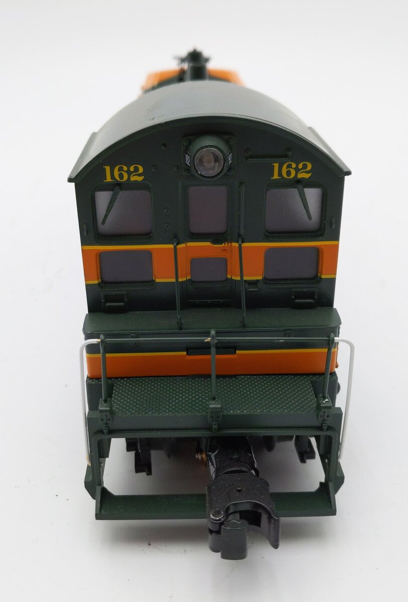 Lionel 2334030 O Great Northern LionChief Plus 2.0 NW-2 Diesel Locomotive #162 EX