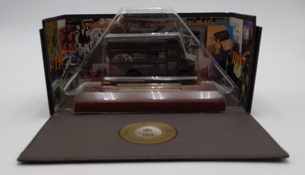 UPS United Parcel Service Truck 1997 90th Anniversary W/Certificate LN/Box